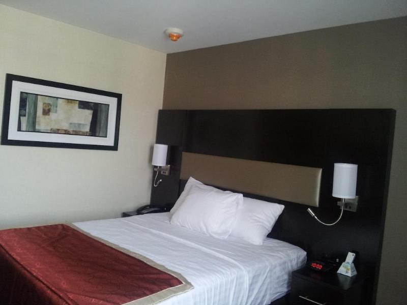 Howard Johnson By Wyndham Jamaica Ny Near Airtrain Jfk 纽约 外观 照片