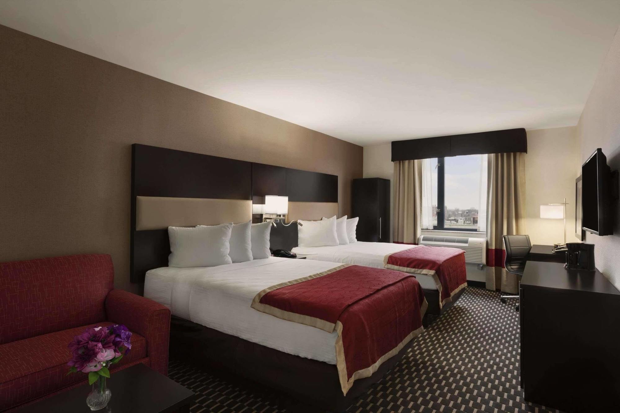 Howard Johnson By Wyndham Jamaica Ny Near Airtrain Jfk 纽约 外观 照片