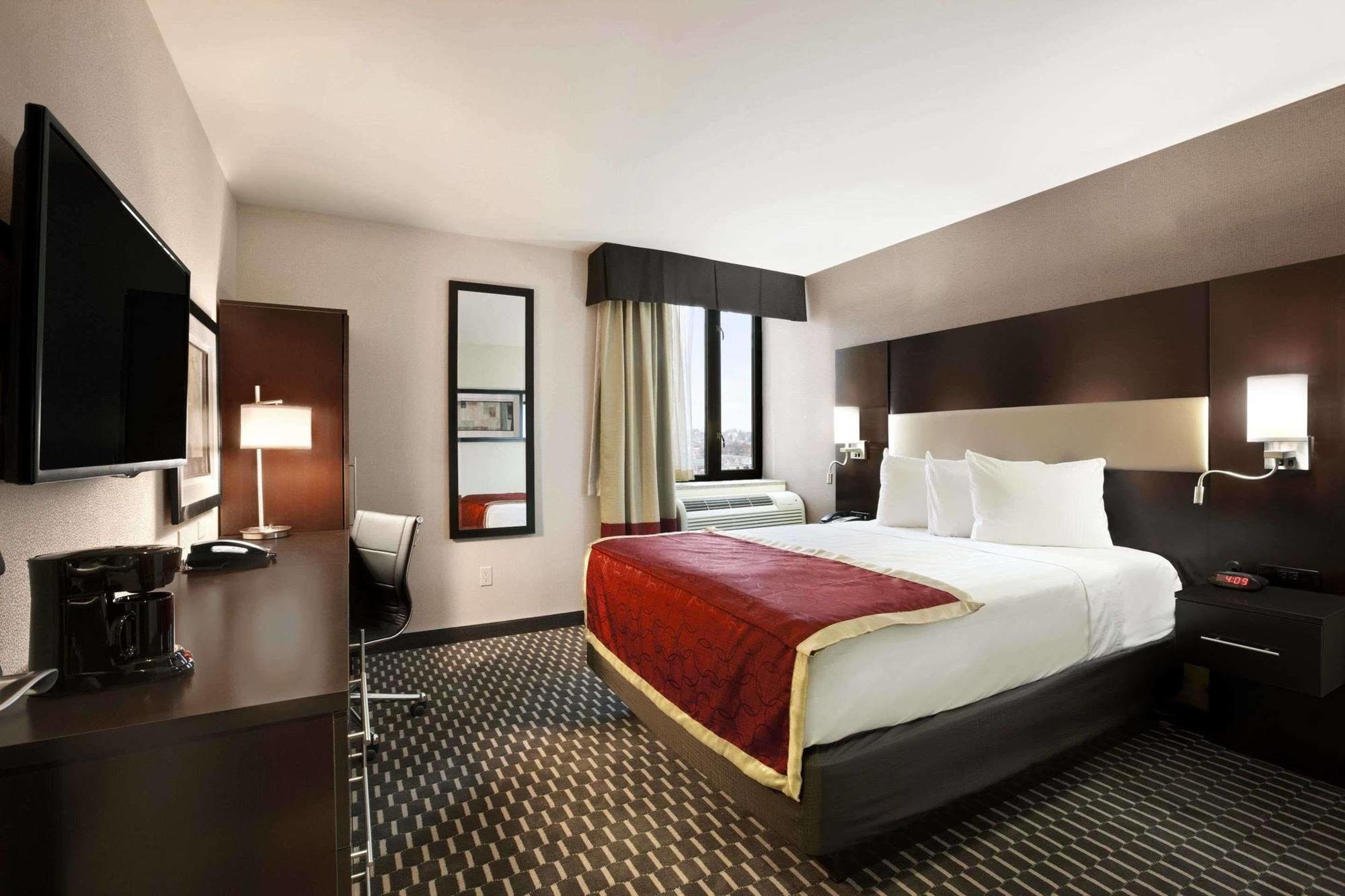 Howard Johnson By Wyndham Jamaica Ny Near Airtrain Jfk 纽约 外观 照片